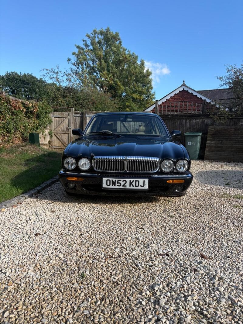 2002 Daimler Limousine listing image