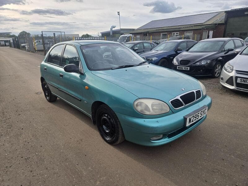 2000 Daewoo Lanos SX listing image