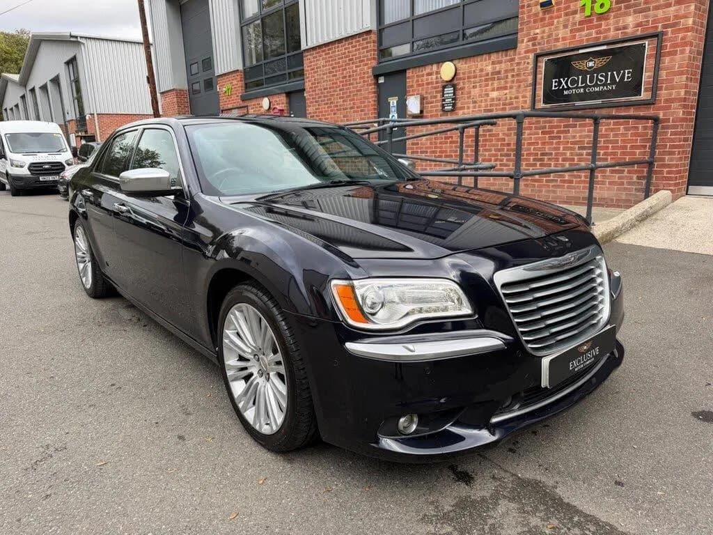 2014 Chrysler 300C listing image