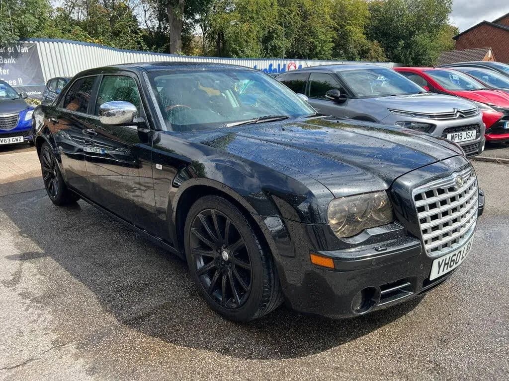 2010 Chrysler 300C listing image