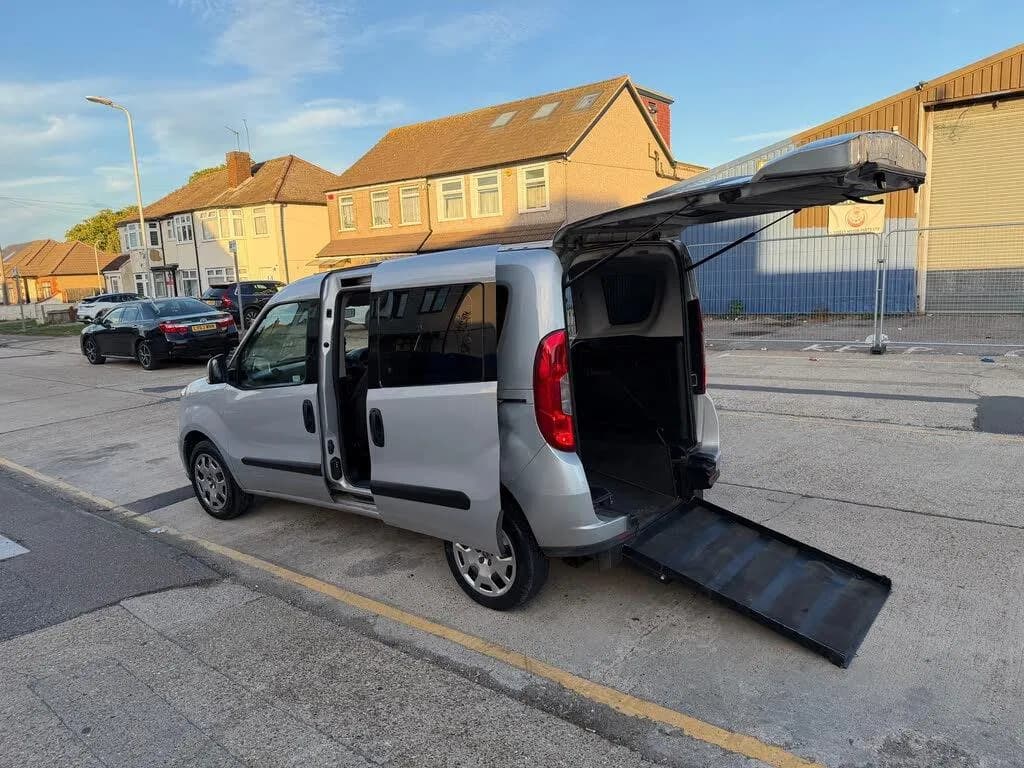 2016 Fiat Doblo listing image
