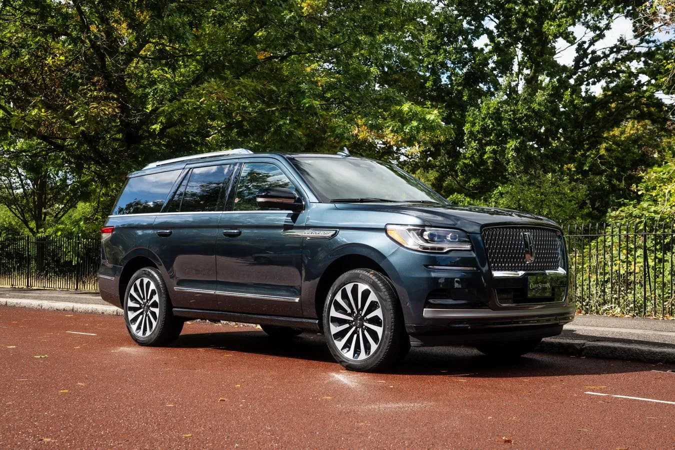 2024 Lincoln Navigator listing image