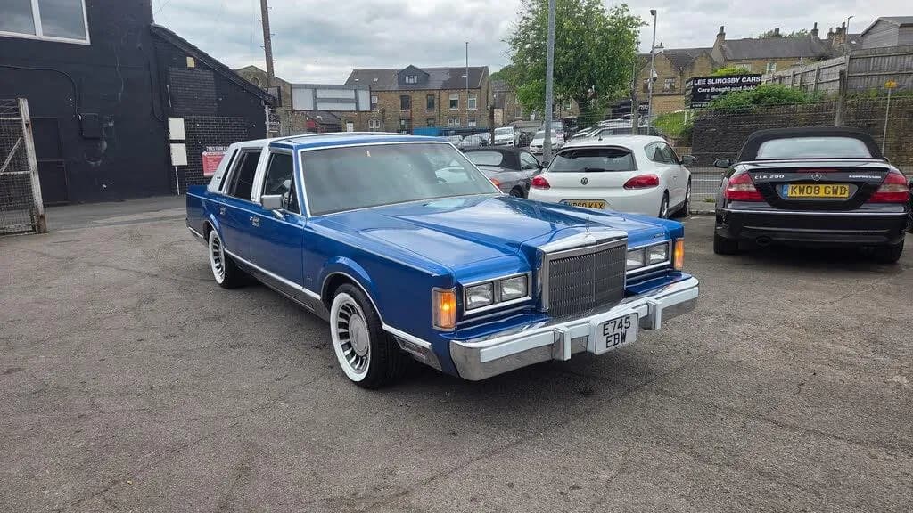 1988 Lincoln Town Car listing image