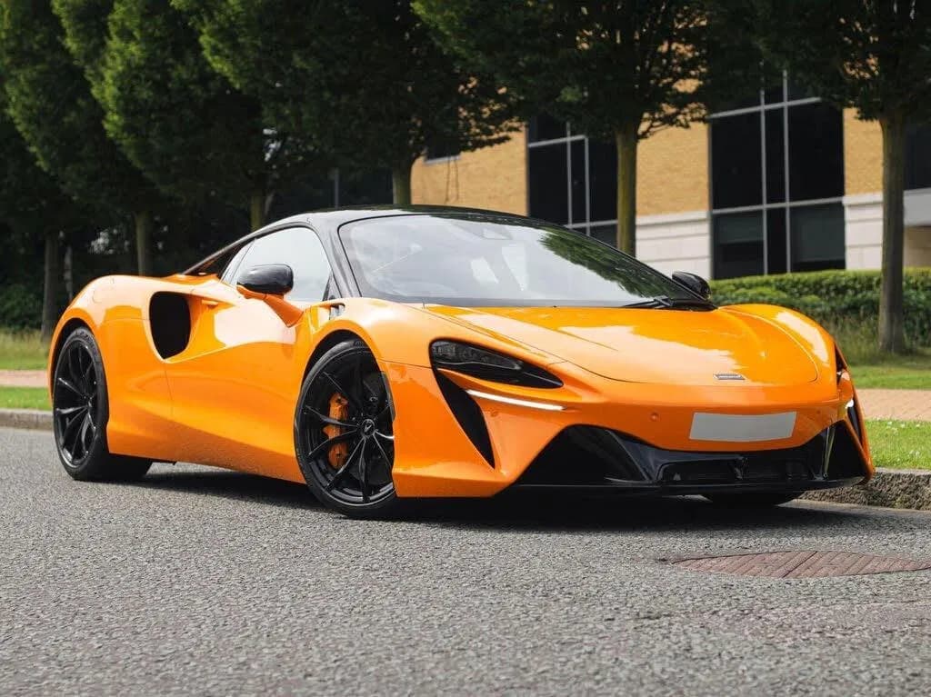 2022 McLaren Artura listing image
