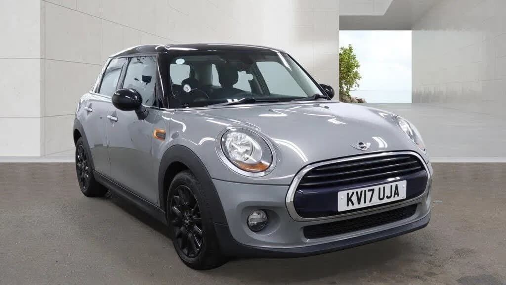 2017 MINI Cooper listing image