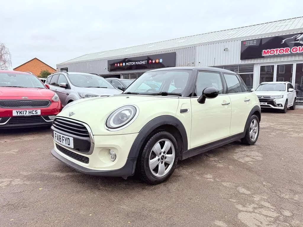 2018 MINI Cooper listing image