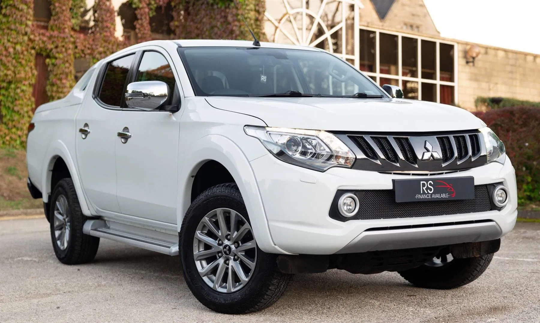 2017 Mitsubishi L200 listing image