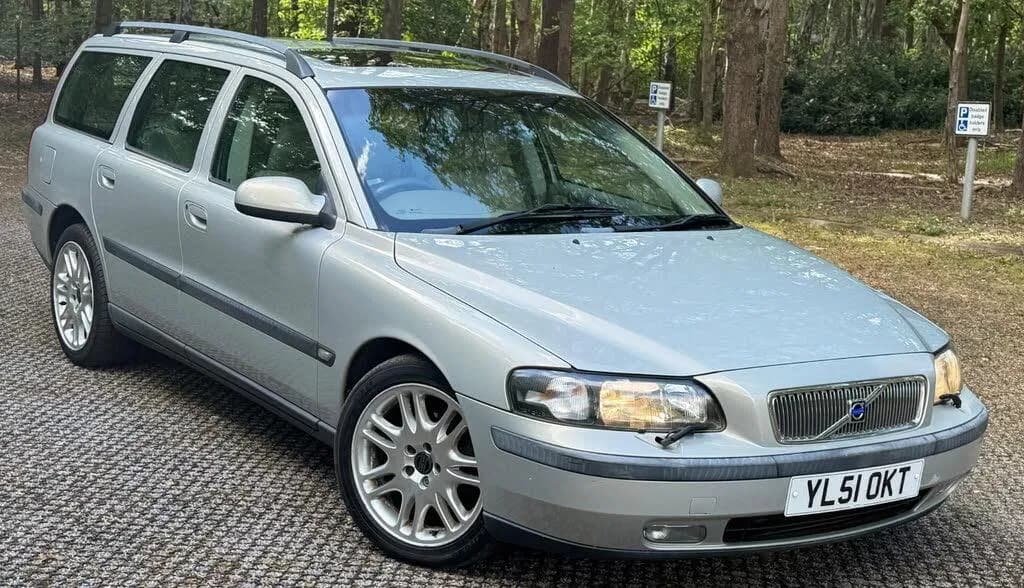 2001 Volvo V70 listing image