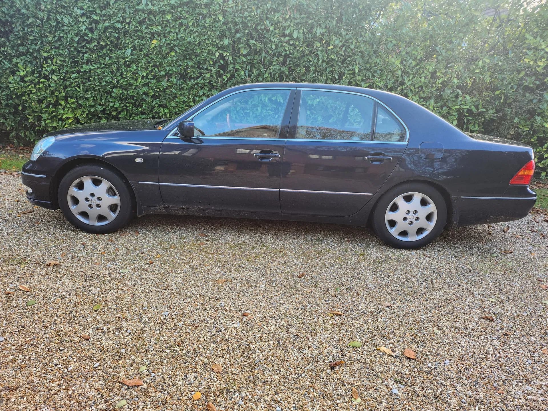 2003 Lexus LS listing image