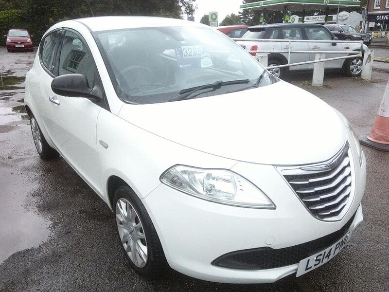 2014 Chrysler Ypsilon S listing image