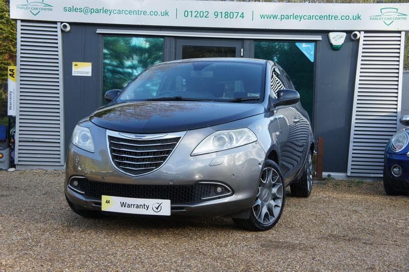 2012 Chrysler Ypsilon Limited listing image