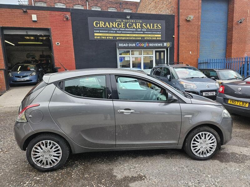 2013 Chrysler Ypsilon S listing image