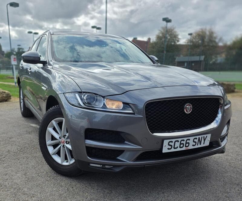 2017 Jaguar F-PACE Prestige listing image
