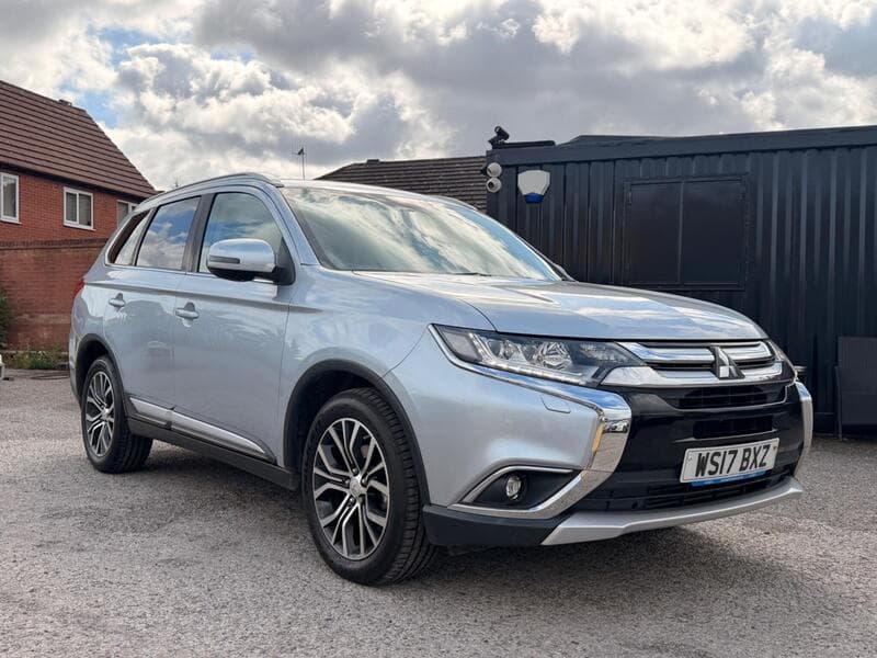 2017 Mitsubishi Outlander 4 listing image
