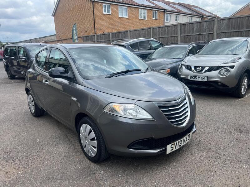 2013 Chrysler Ypsilon S listing image