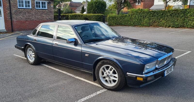 1990 Daimler XJ Series listing image