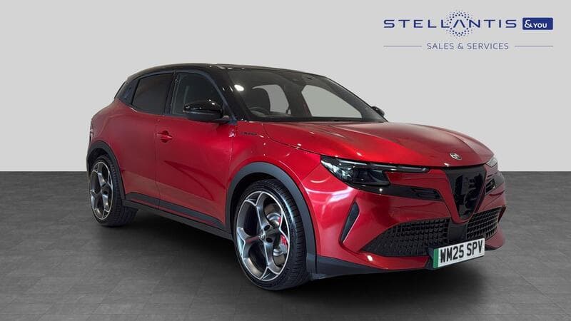 2025 Alfa Romeo Junior Elettrica Veloce listing image