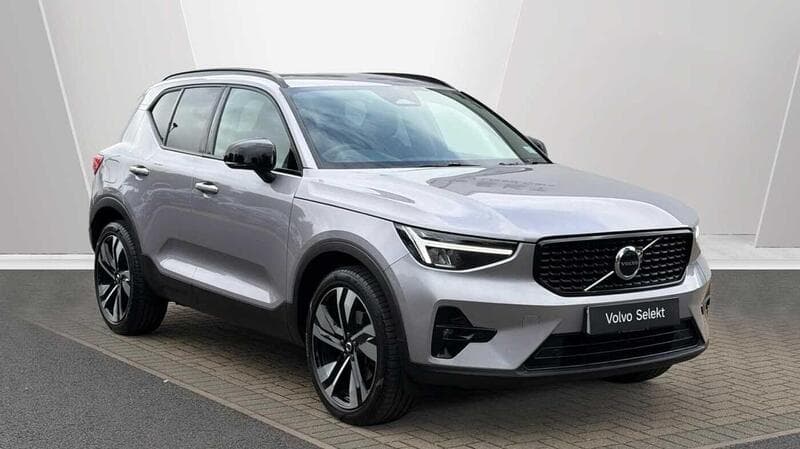 2025 Volvo XC40 Plus Dark listing image