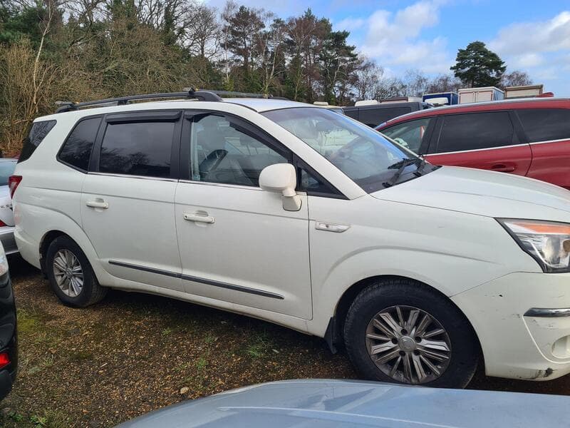 2016 SsangYong Turismo EX listing image